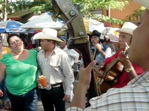 Lety Sandoval y el Chema Cantando "Que me lleve el diablo"