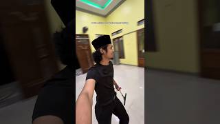 Beda! Dulu dekat banget sama masjid, sekarang jauh sama Allah