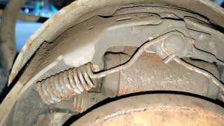 1999 Jeep Wrangler Rear Brake Cylinder Removal and Replacement