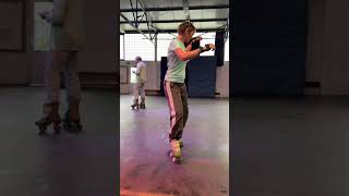 Roller Skating Berlin bei 8zig mit Kim #rollerskating #rollschuhlaufen #rollerdance