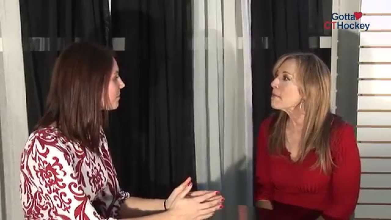 Linda Cohn Looks Ageless at 60 and Has Two Grown-Up Kids — Meet the ESPN  Sportscaster's Family