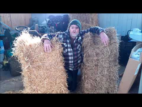 Straw Bale vs Hay Bale - What is the difference (Important!)