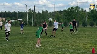 картинка: Дитячий футбол. Мами проти дітей