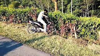Mundur Alon Alon (versi babylook dan Vixion jari jari 😂😂)