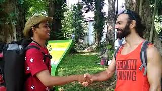 Bahasa Prancis Dialog Entre Monsieur Arise Et Monsieur Kim Au Kebun Raya Bogor, Jawa Barat