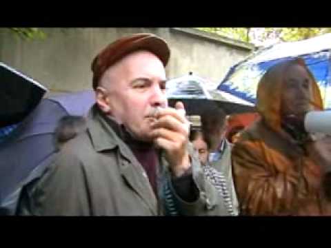 15 10 2010 აქცია შევარდნაძის ბუნაგთან მრგვალი მაგიდის წევრები ეთერ მდივნიშვილი და იოსებ ჩახნაშვილი