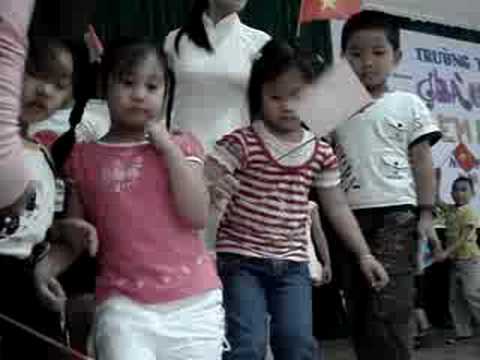 Ngày đầu tiên nhập học trường Ban Mai - youtube