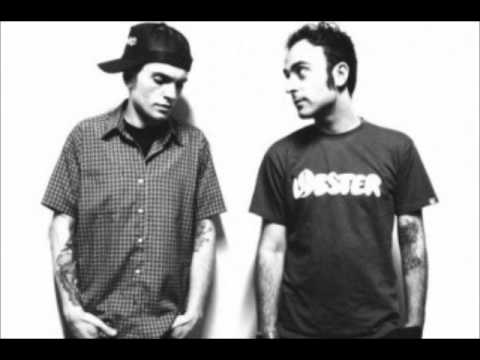 Stokka & Madbuddy - 05 Hell-Buddy - La Cura Del Microfono (2003)