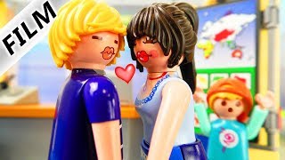 Playmobil Film Deutsch PAPA KNUTSCHT MIT VERHEIRATETER LEHRERIN? ÄRGER IN GRUNDSCHULE! Familie Vogel Playmobil Film Deutsch PAPA KNUTSCHT MIT VERHEIRATETER LEHRERIN? ÄRGER IN GRUNDSCHULE! Familie Vogel