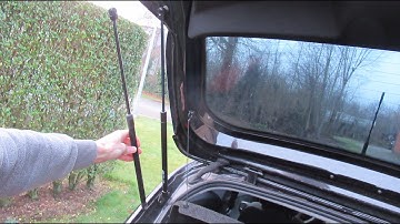 Replacing the boot strut gas springs from a Opel Corsa D