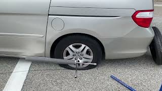 Simple trick to remove a Honda wheel lock without the key! (Genius idea)