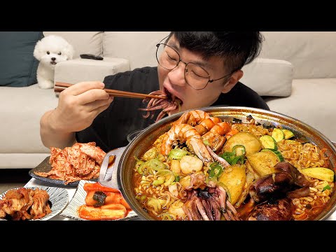 ASMR Mukbang 먹방창배 통오징어 전복 키조개관자 새우 넣고 오징어짬뽕라면은 맛있다 대박 레전드 먹방 haemul ramyeon mukbang Legend <strong>koreanfoo</strong>