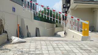 FENCING BOOM BARRIER