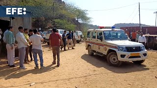 Rescatan con vida a 10 personas atrapadas en una mina en el norte de la India
