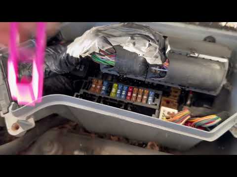 Audi A4 A5 Q5 Engine Fuses ECU Box location Removal & Install testing w/ Power Probe B8 B8.5