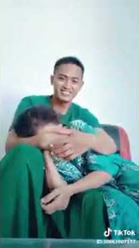 Viral pemuda 20 tahun menikahi nenek 60tahun