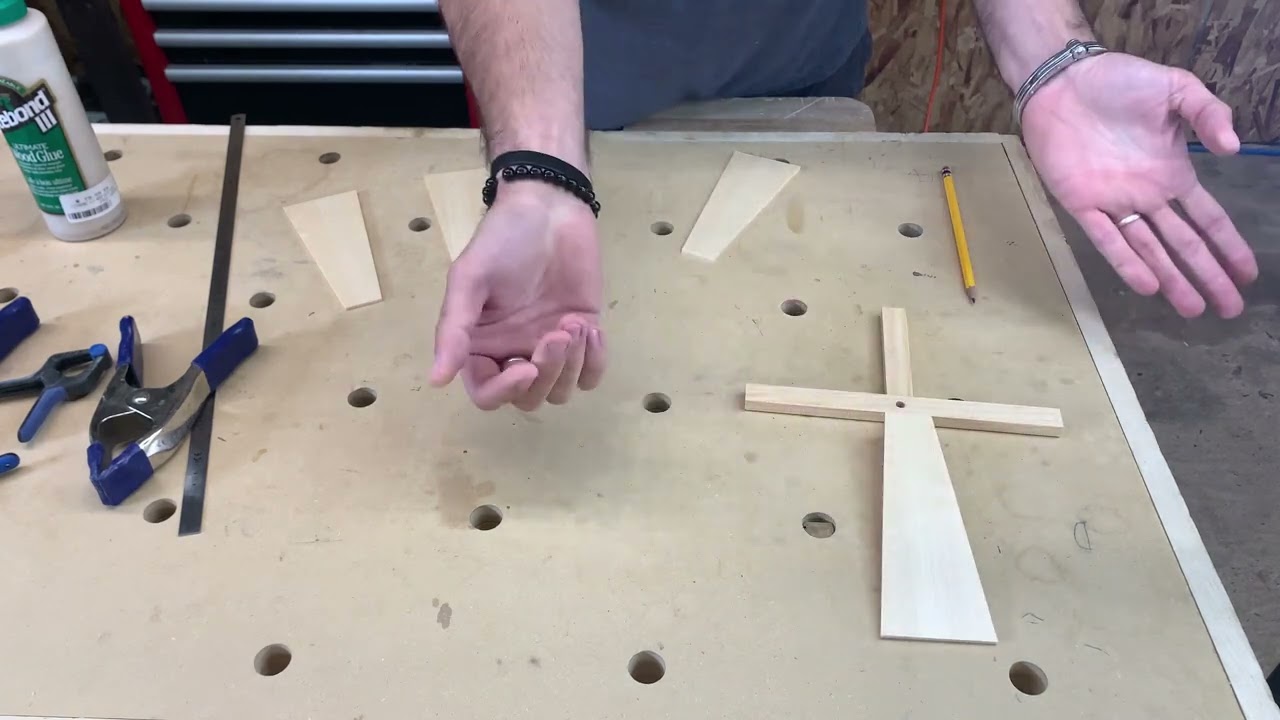 Fabrication d'un petit moulin a vent en bois