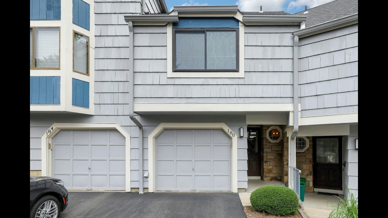 180 Treetop Circle Nanuet, NY | ColdwellBankerHomes.com