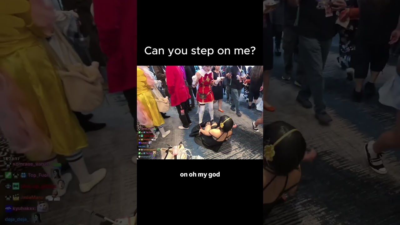 Girl on girl stepping 😳