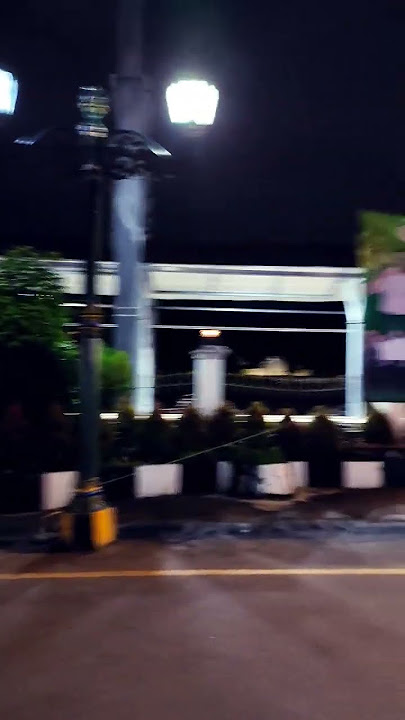 Stasiun Tugu Yogyakarta malam hari