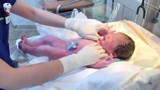 나은 탄생일 | How Korean baby looks when born #korean #baby #newborn #birth #cute Resimi