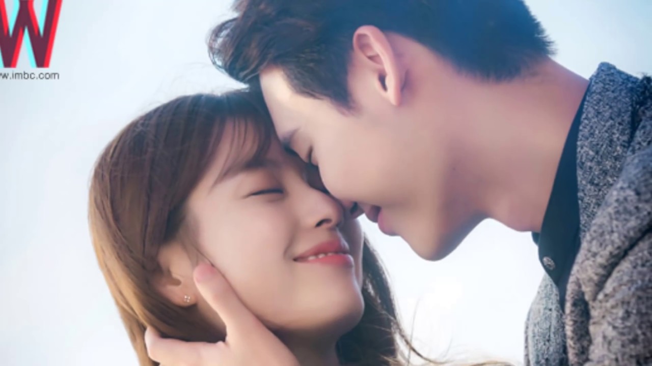 Lee Jong Suk & Han Hyo Joo Sweet Moments - Just The Way You Are (3)