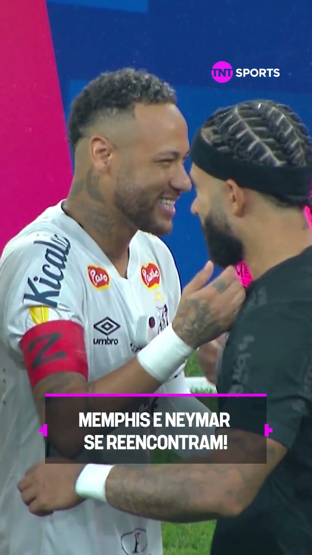 PRIMEIRO ENCONTRO DE NEYMAR E MEMPHIS TEVE SORRISÃO E CUMPRIMENTO COM BEIJINHO #shorts
