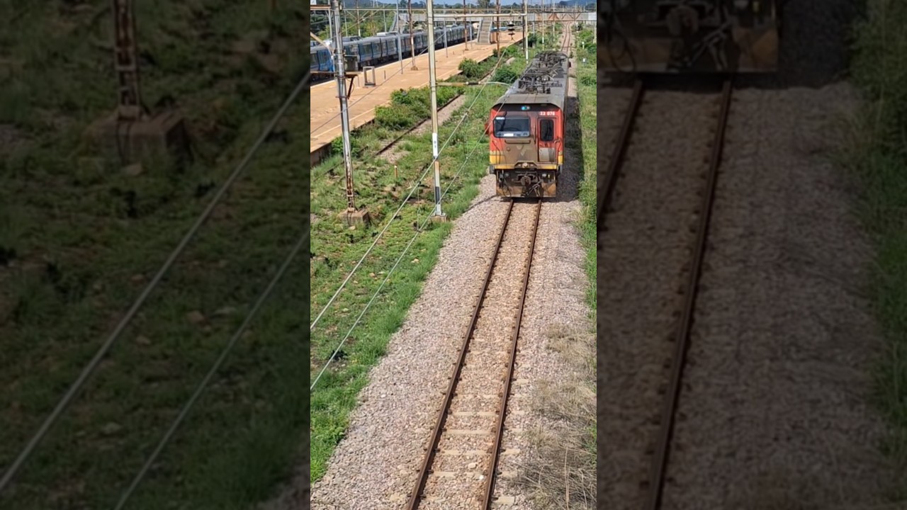 Class 22E China Dolls running light through De wildt station 