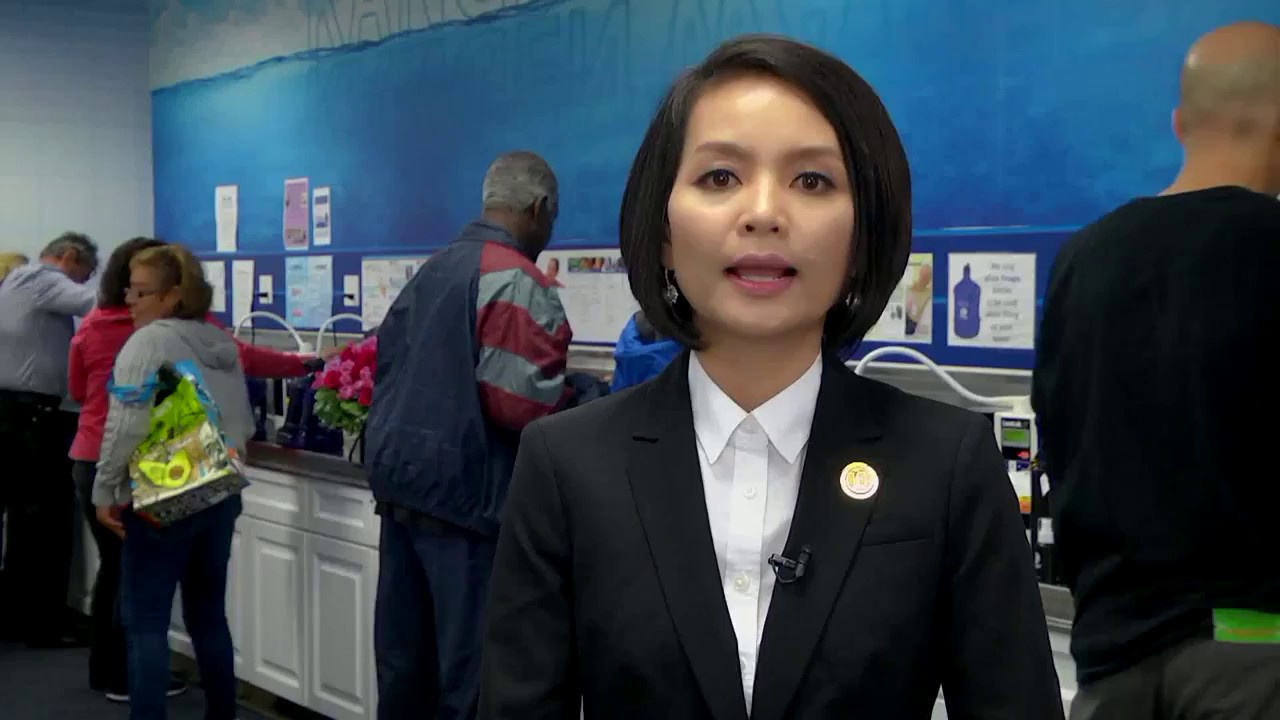 Giới thiệu nướcKiềm Ion hóa với Mimi Ho tại công ty Enagic.