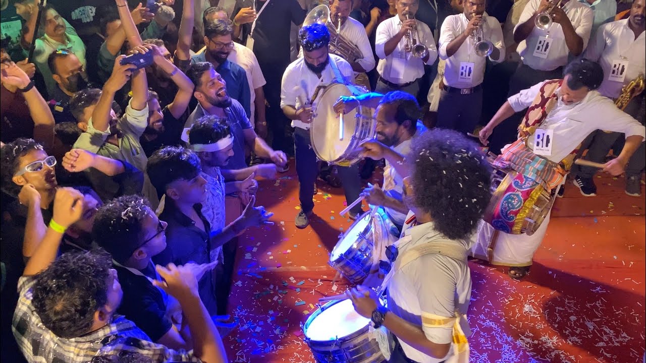 Azhagiya Laila Song | Ragadeepam Mundathikode | Brothers Club | Stage Show @Palayoor 2023