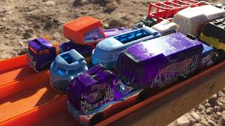 Over 100 Hot Wheels Cars Running all at the same time on Hot Wheels Hill