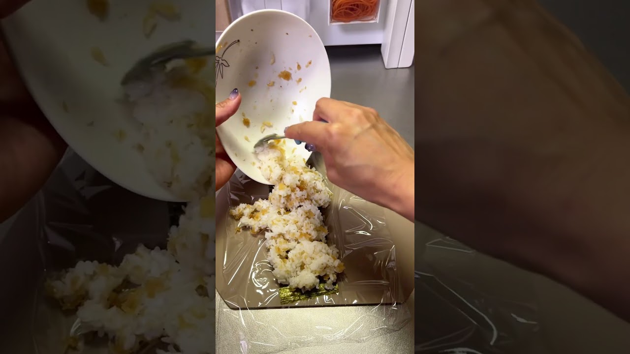 手間暇かかってるおにぎりが一番美味しいよねー#おにぎり #料理 #youtubeshorts #shorts