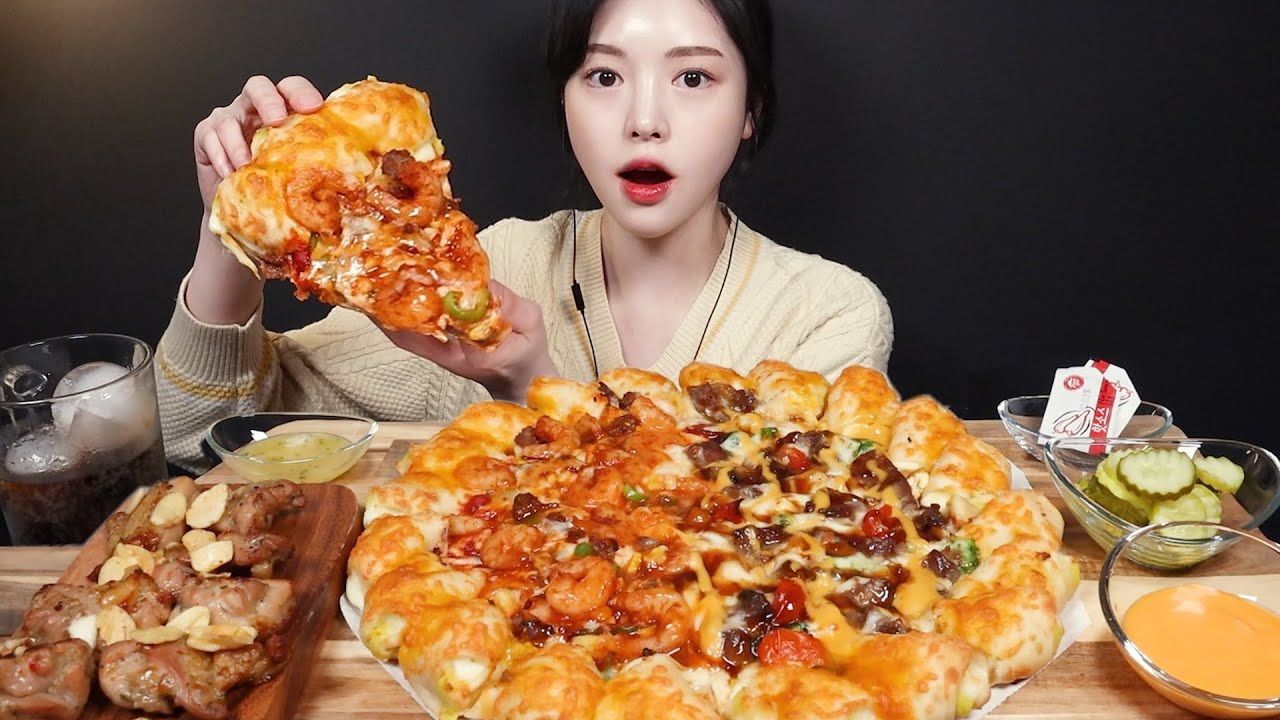 SUB)피자헛 립스테이크&쉬림프 골드바이트 피자에 순살치킨 먹방!🍕🍗 꿀조합 리얼사운드 Steak&Chili Shrimp Pizza with Chicken Mukba