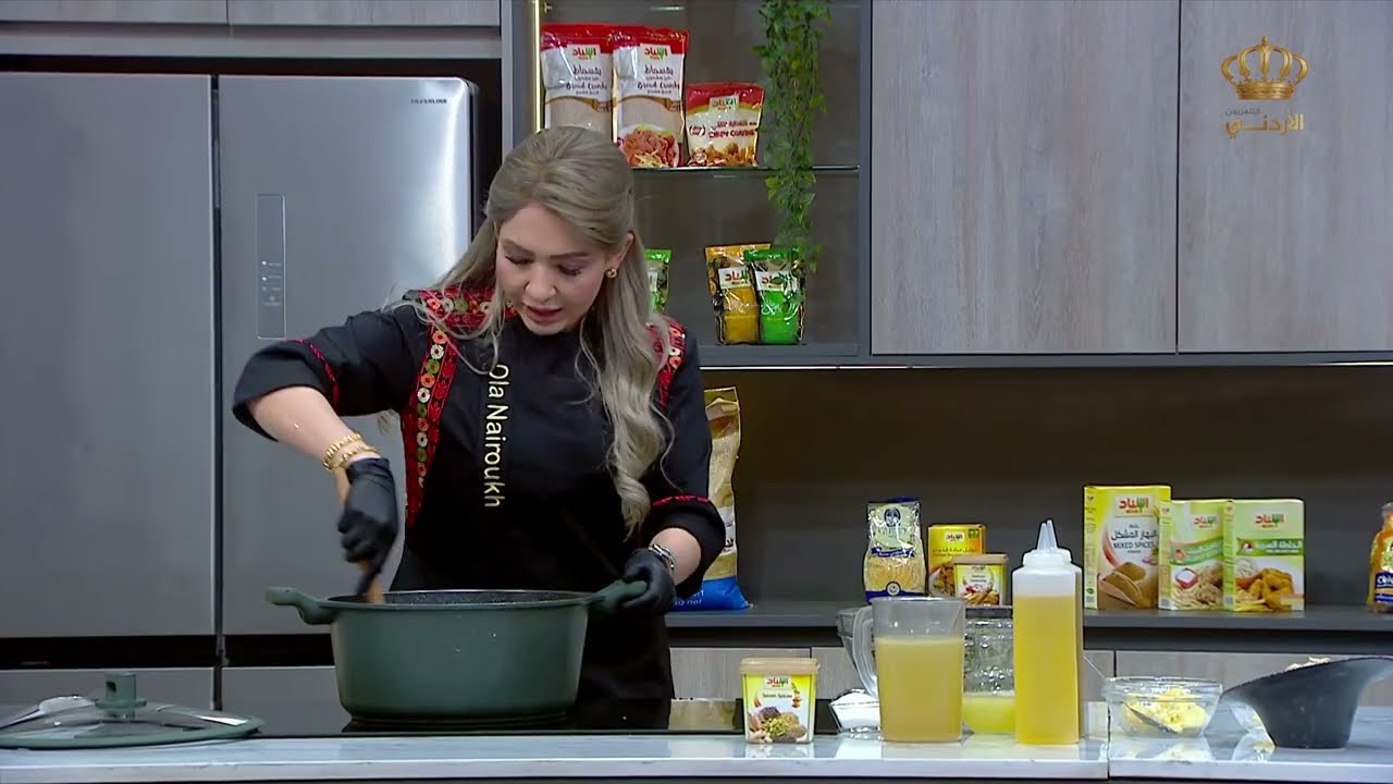 ملوخية ورق ناشفة على اصولها