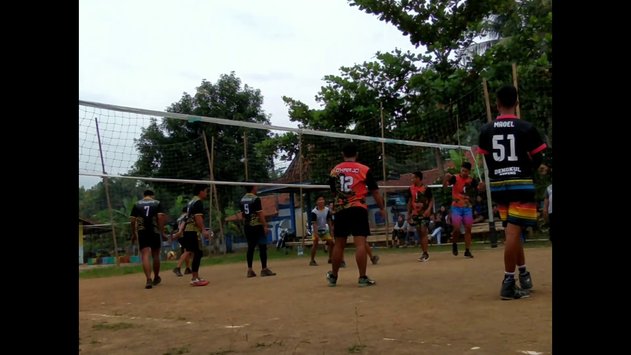 Sebuah cerita singkat dari Tim bola voli D'haarjo saat turnamen tumpukan di Kemanukan Bagelen