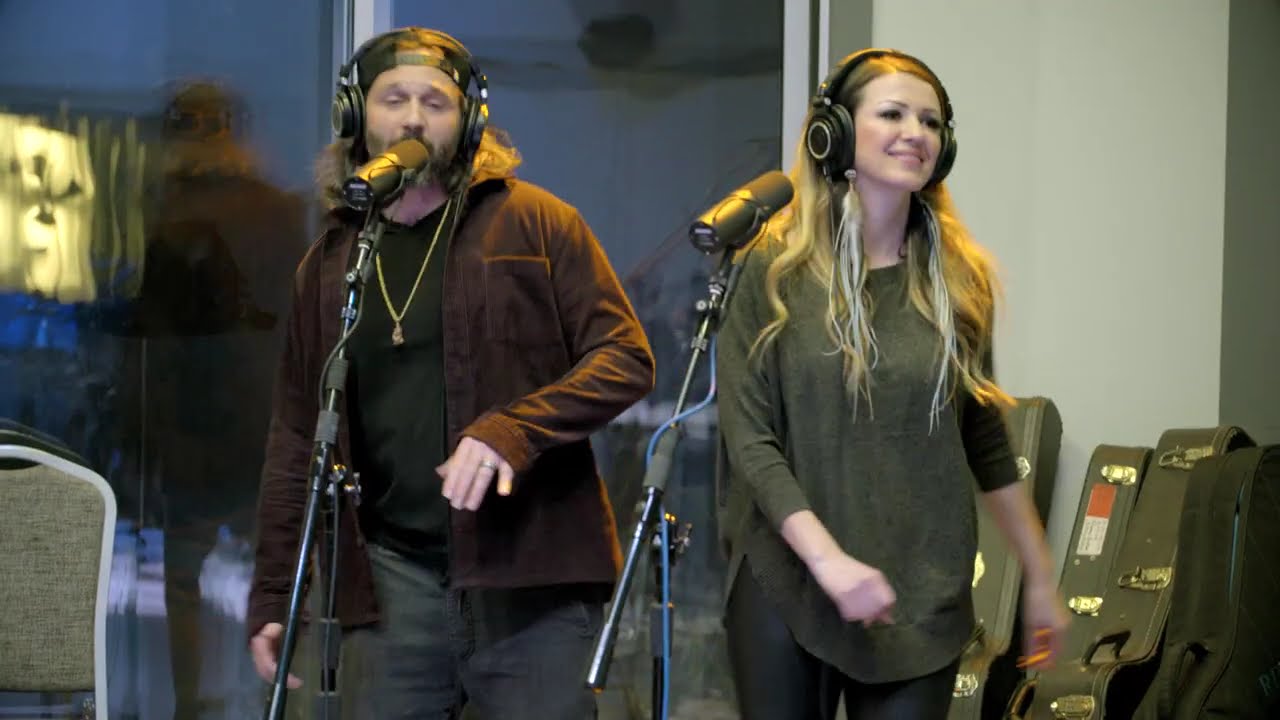 The doobie brothers listen to the music long train runnin cover