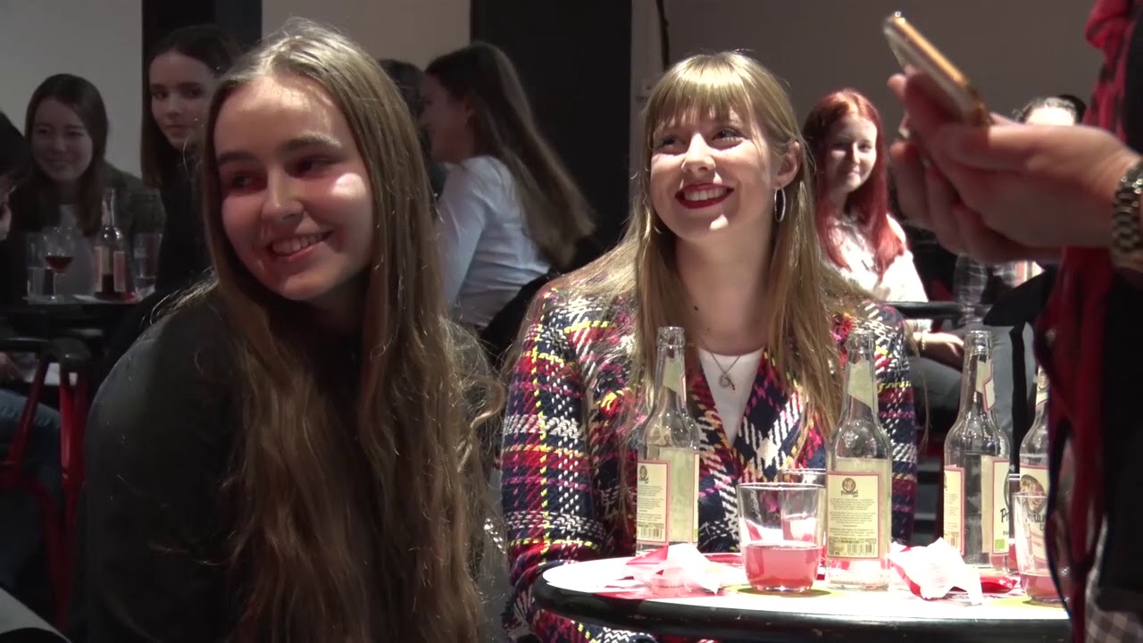 Punktum Gewinner Beim Planspiel Borse Der Sparkasse Msh Geehrt Youtube