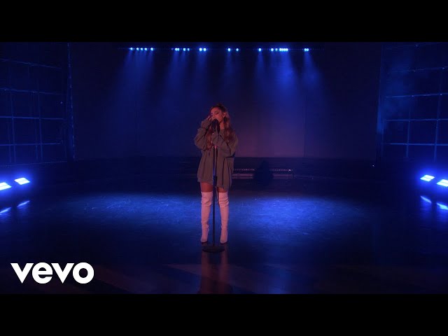 Ariana Grande - Breathin (Live on Ellen / 2018) class=