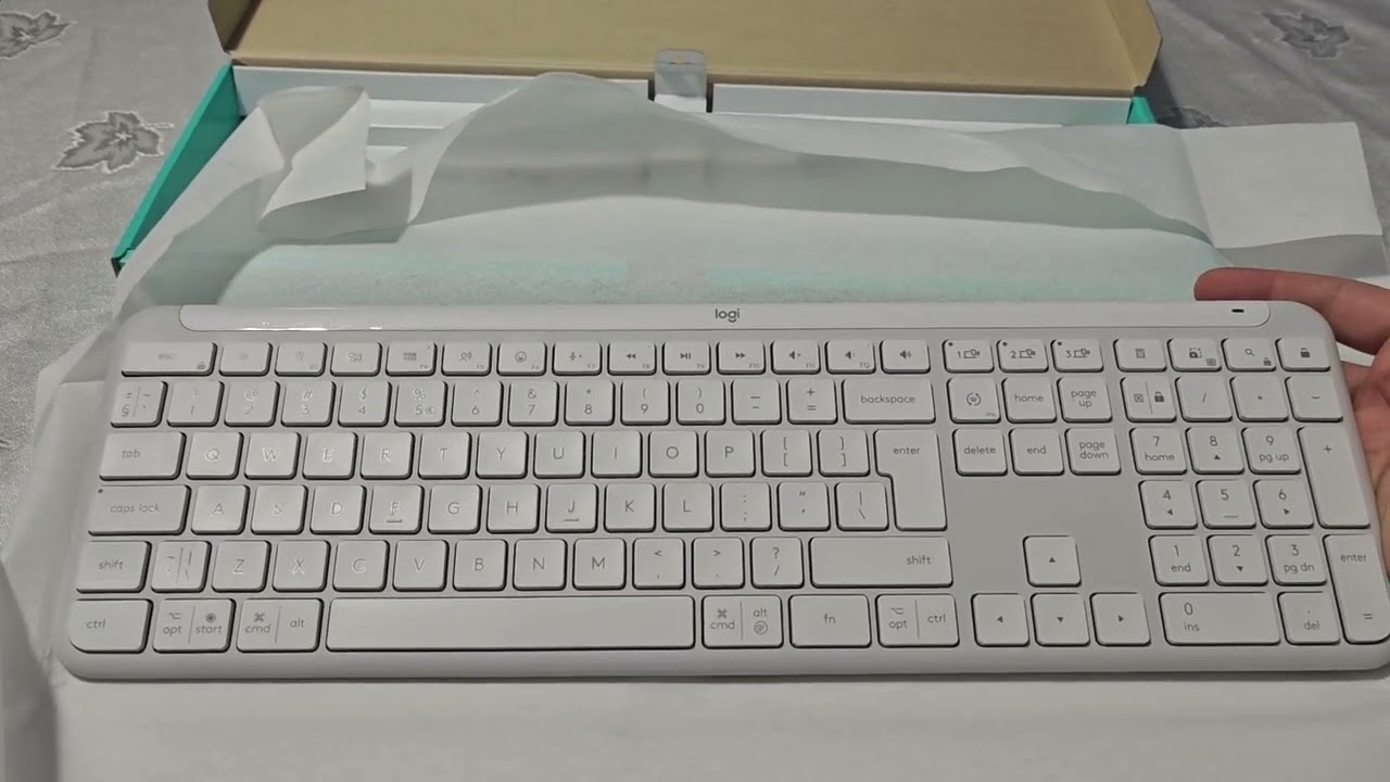 Logitech Signature Slim K950 white - Unboxing