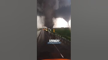 Nekat‼️ nyamperin angin tornado 😱😱 #fyp #shorts #viral #tornado #fenomenaalam