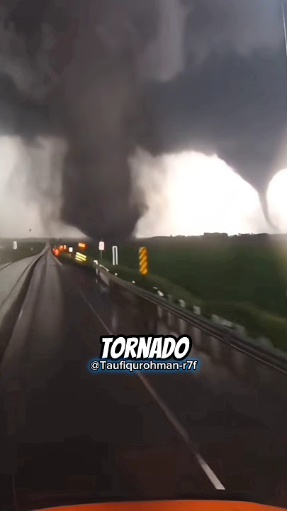 Nekat‼️ nyamperin angin tornado 😱😱 #fyp #shorts #viral #tornado #fenomenaalam