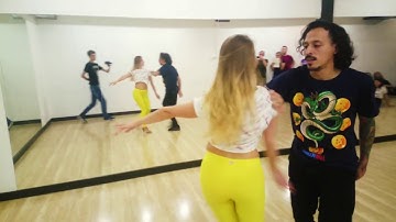 Carlos Oliveira and Anastasia Lyah. Zouk demo (Feliz e Ponto)