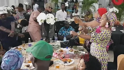 Funke Etti &Ronke Oshodi Entertains Guests At Liz Da Silva's Ankara Day As They Dance "Shaku Shaku"