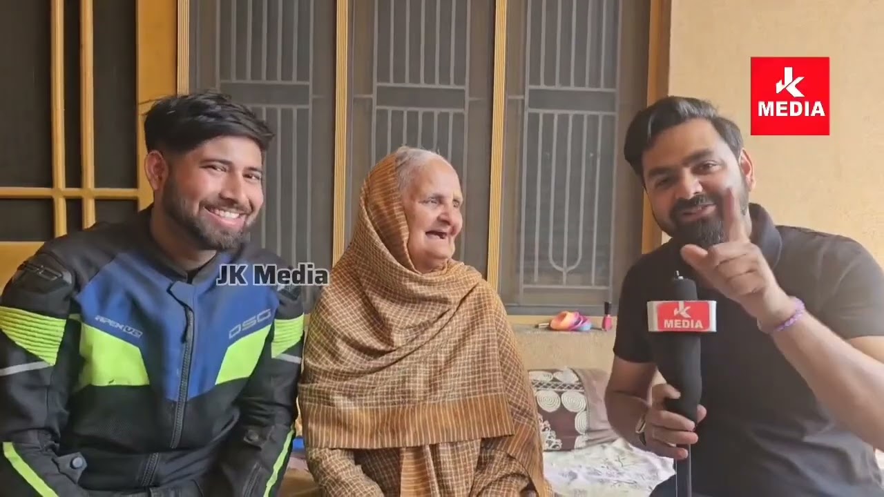 72 की उम्र में भी आत्मविश्वास के साथ गाड़ी चलाती कठुआ की “ViralDadi” बनीं आत्मनिर्भरता की मिसाल