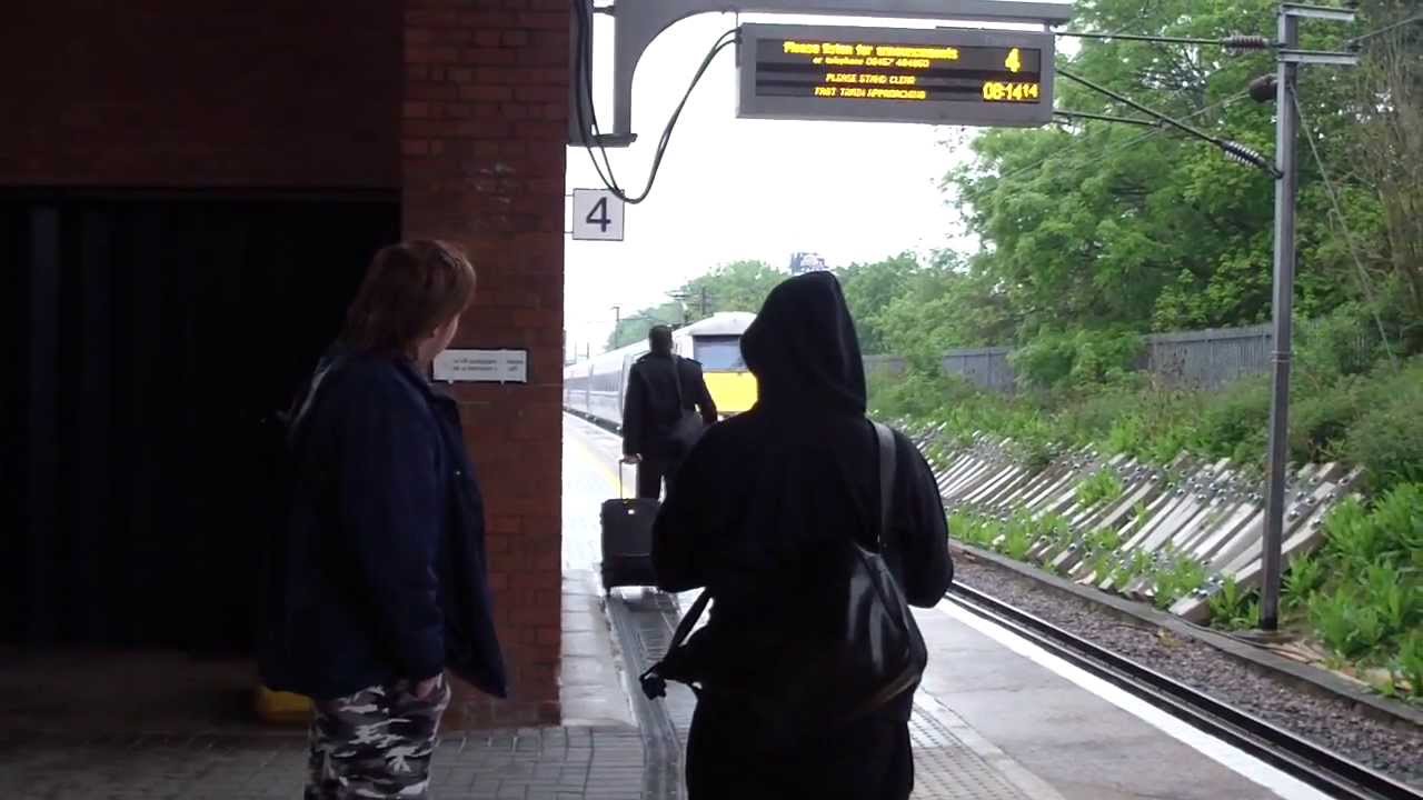 (HD) RARE 91115 PASSING STEVENAGE PLATFORM 4[1D04] - YouTube