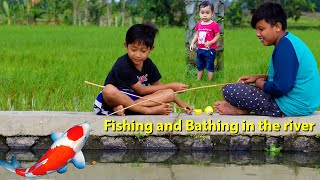 Fishing And Bathing In The River  Xiao Liu Miyu  Grapindo Kids  Ridwan
