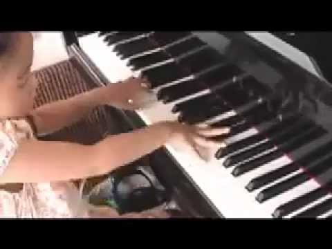 pianist(6 year old Japanese girl):By the Limpid Stream F.Burgmuller