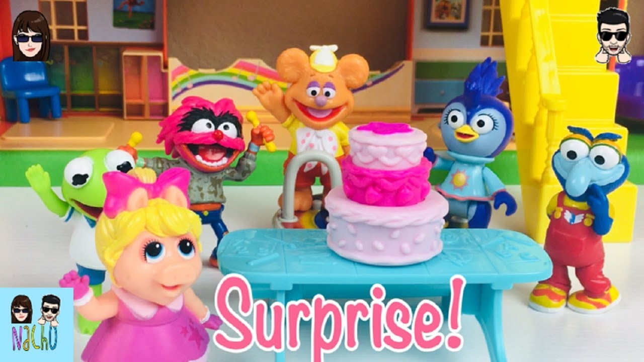 MISS PIGGY'S SURPRISE PARTY! | Disney Junior Muppet Babies Miss Piggy Toy | NACHO DADDY'S TOYS