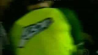 Danilinho chorão!! É gay É GAYLO