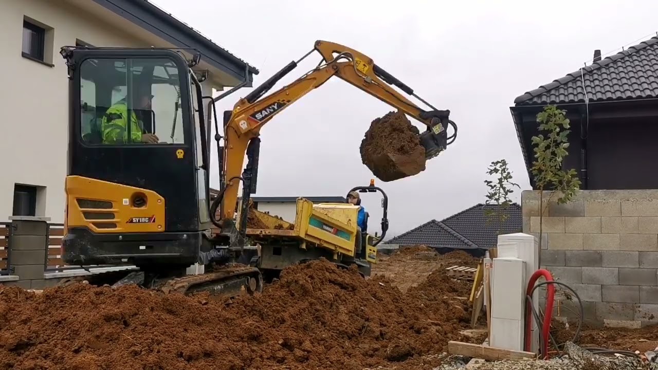 Timelapse of grading around house with sany sy18c and yanmar c10r
